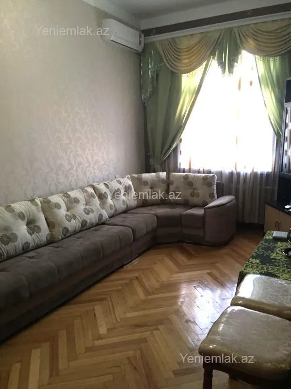 Satılır 2 otaqlı köhnə tikili 60 m²