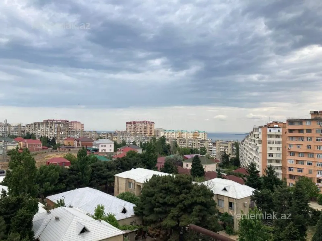 Satılır 2 otaqlı köhnə tikili 60 m²