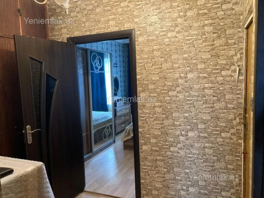 Satılır 2 otaqlı köhnə tikili 60 m²