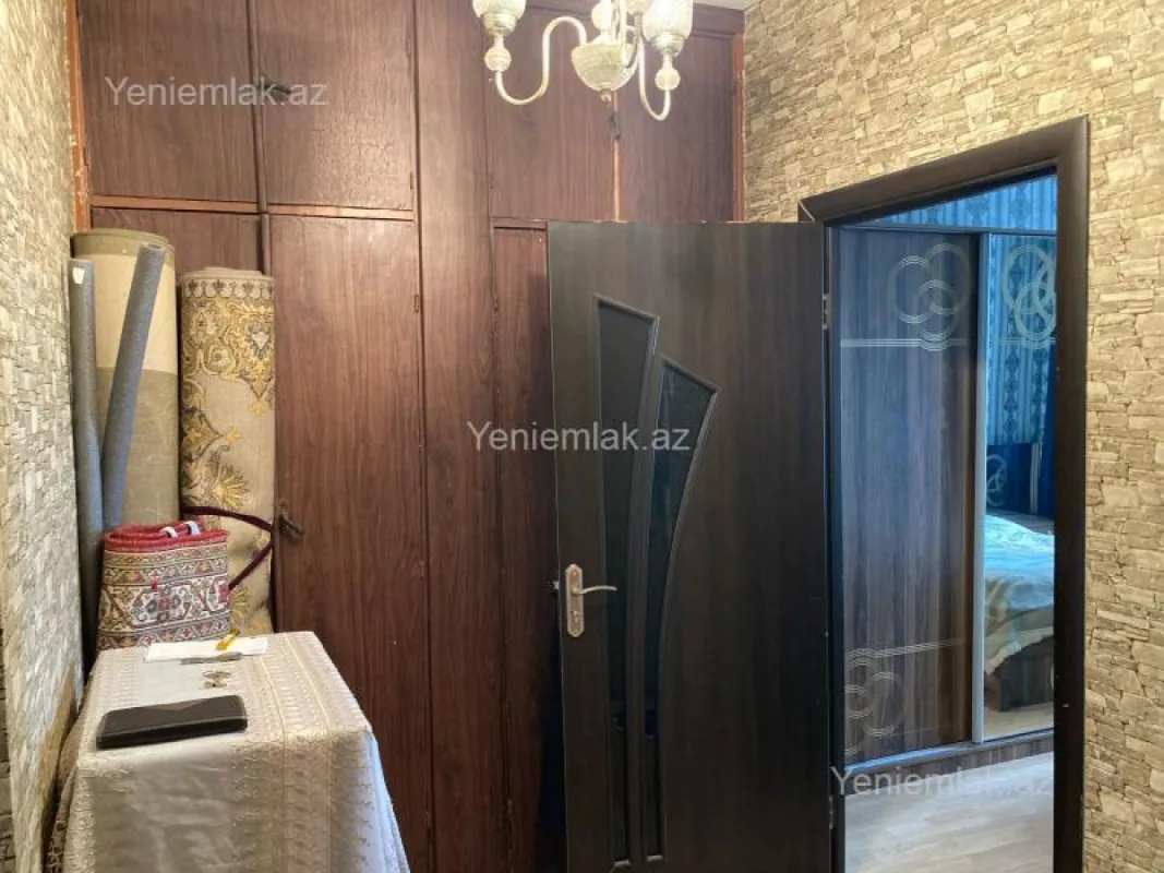 Satılır 2 otaqlı köhnə tikili 60 m²