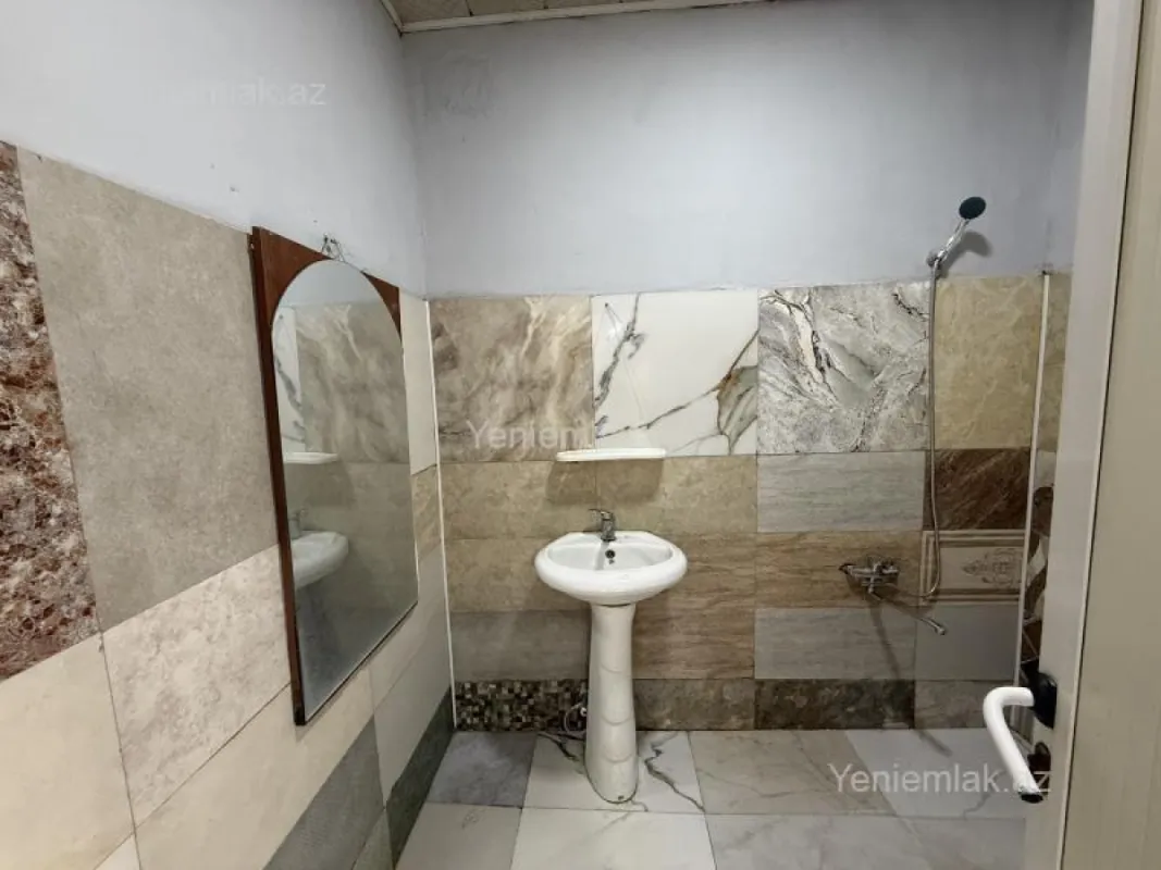 Satılır 2 otaqlı həyət evi 65 m²