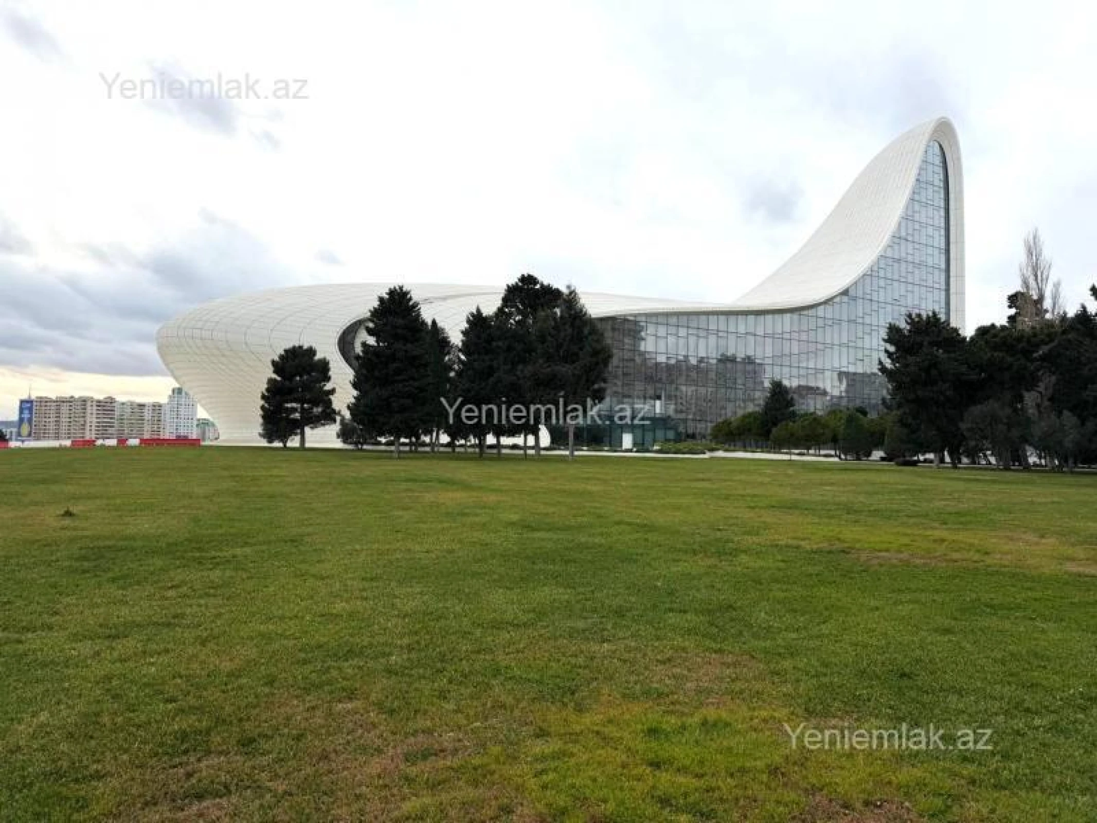 Satılır 3 otaqlı yeni tikili 82 m²