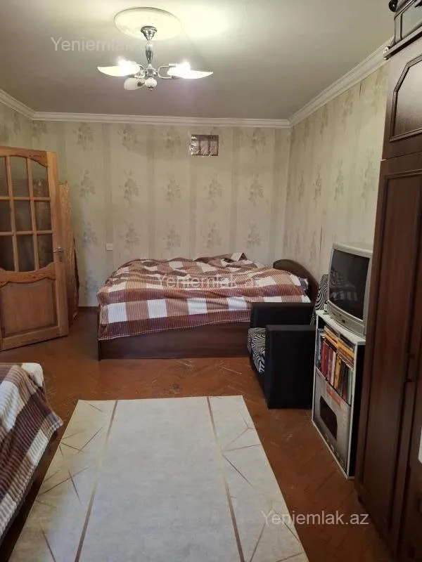 Satılır 1 otaqlı köhnə tikili 35 m²