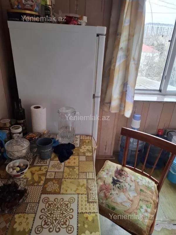 Satılır 1 otaqlı köhnə tikili 35 m²