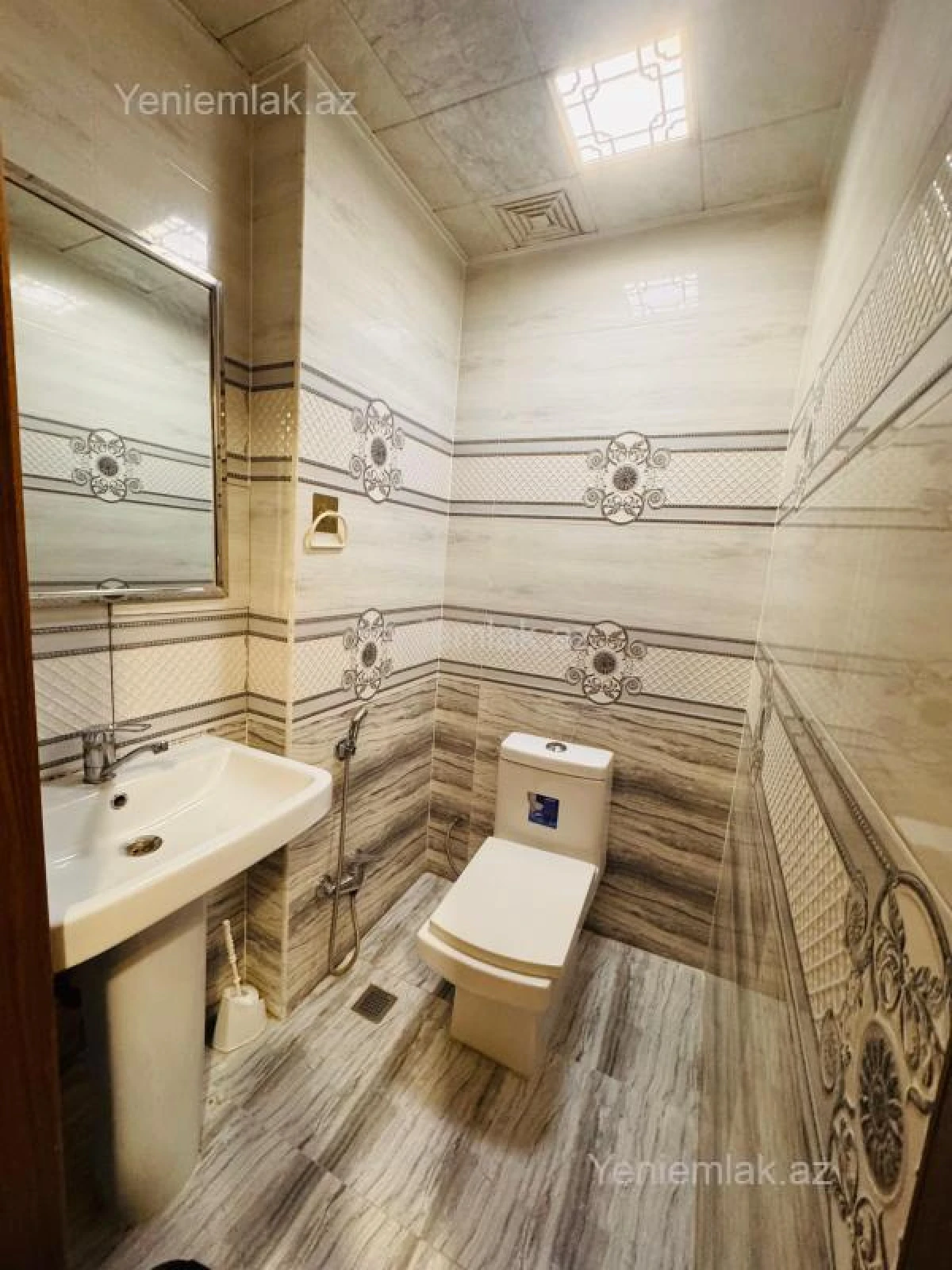 Satılır 3 otaqlı yeni tikili 136 m²