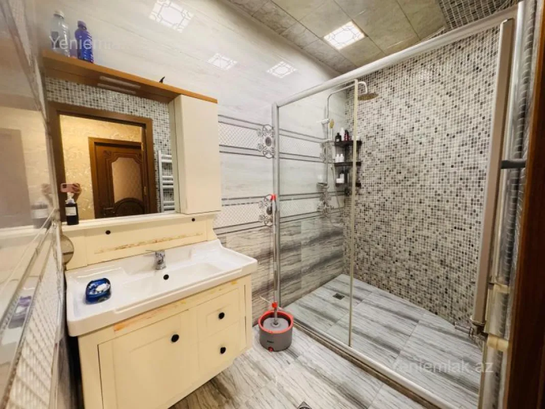 Satılır 3 otaqlı yeni tikili 136 m²