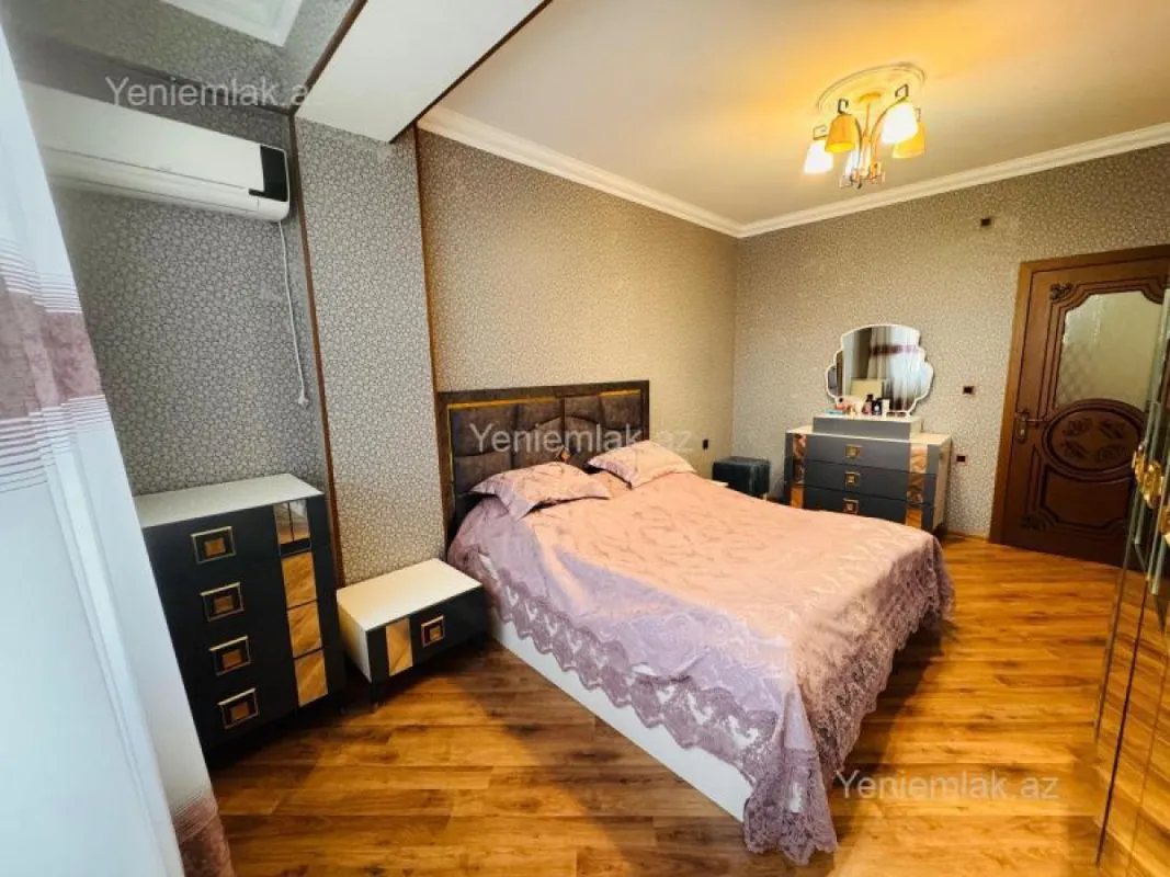 Satılır 3 otaqlı yeni tikili 136 m²