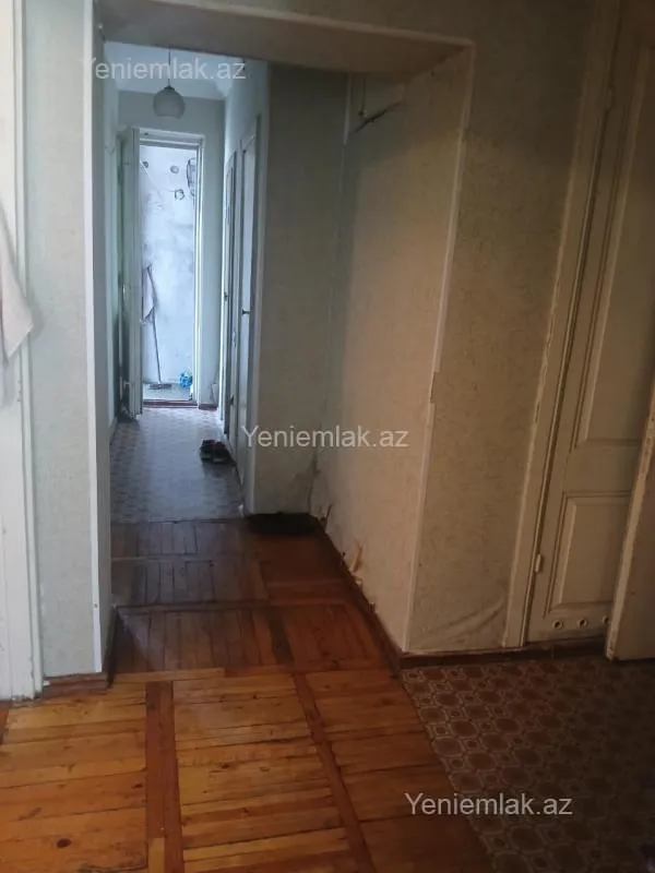 Satılır 3 otaqlı köhnə tikili 90 m²