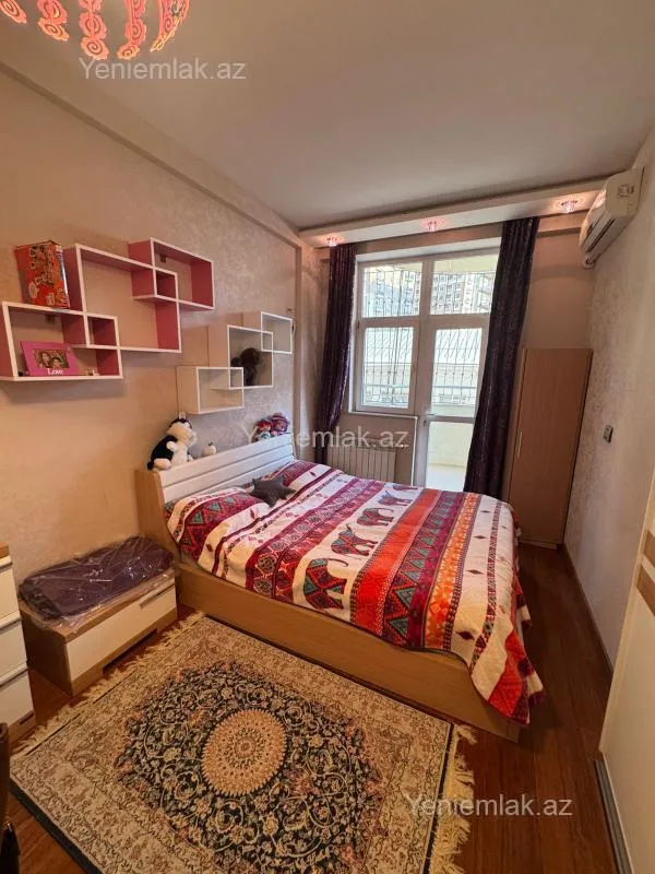 Satılır 4 otaqlı yeni tikili 180 m²