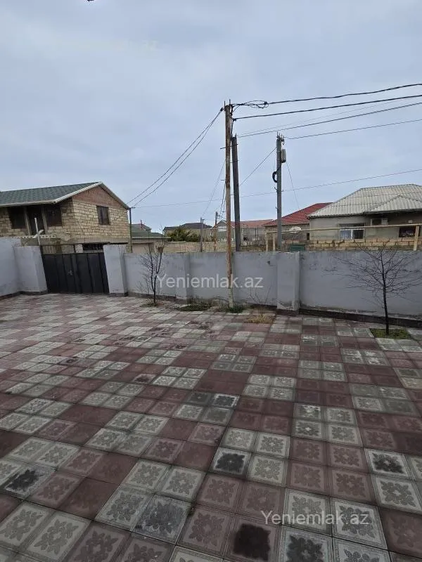 Satılır 4 otaqlı həyət evi 120 m²