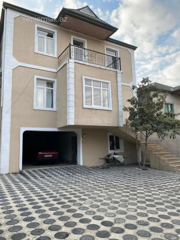 Satılır 5 otaqlı həyət evi 330 m²