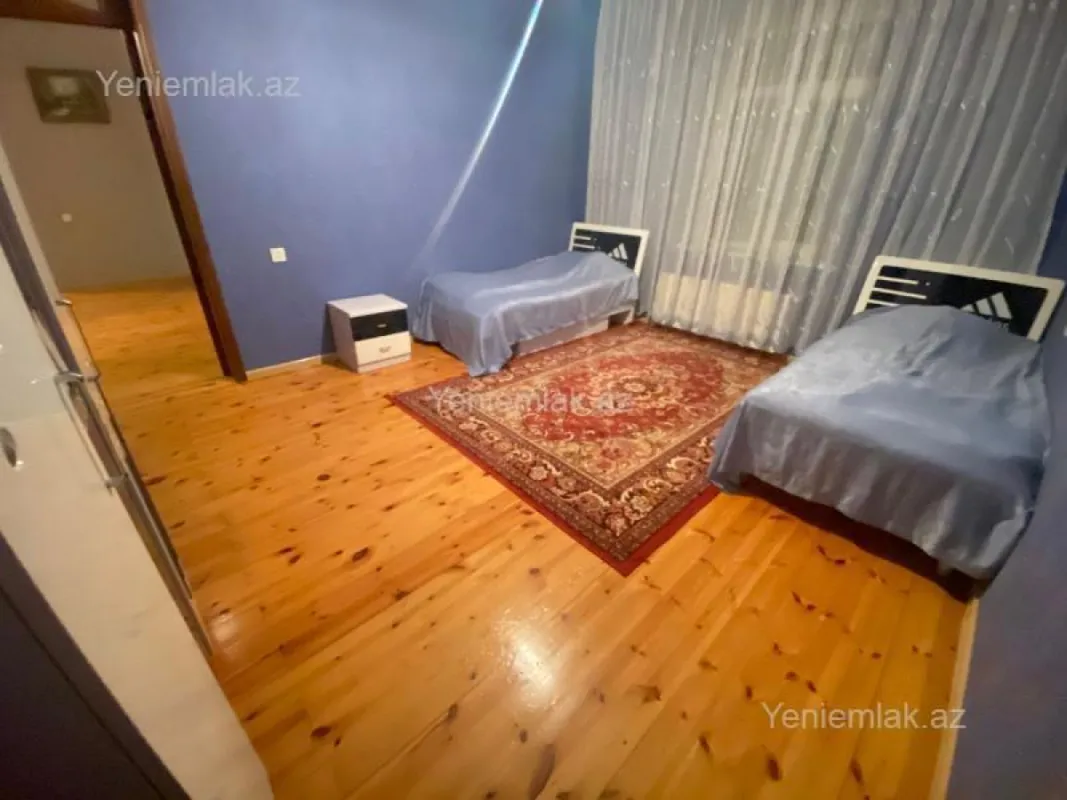 Satılır 5 otaqlı həyət evi 330 m²