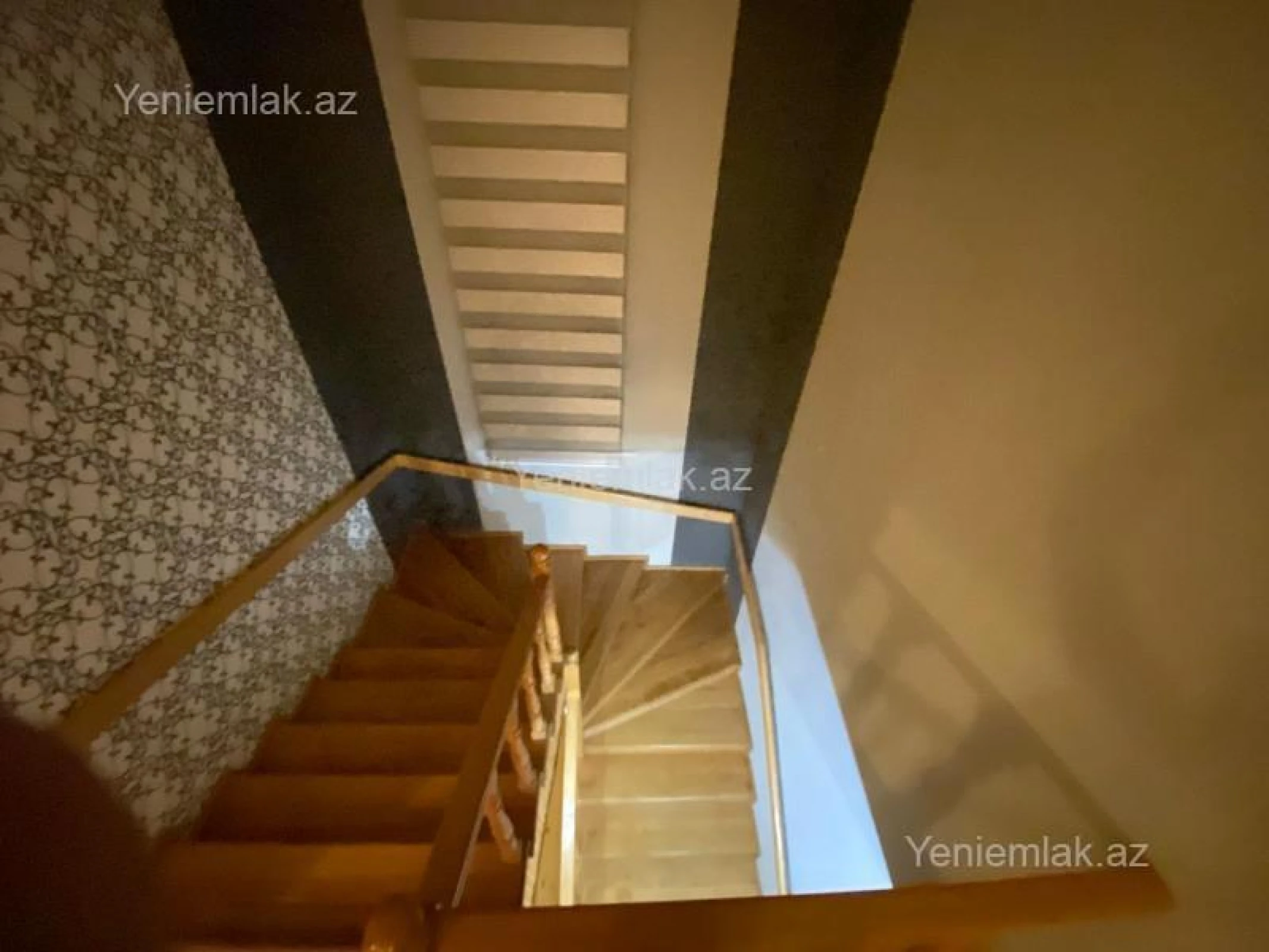 Satılır 5 otaqlı həyət evi 330 m²