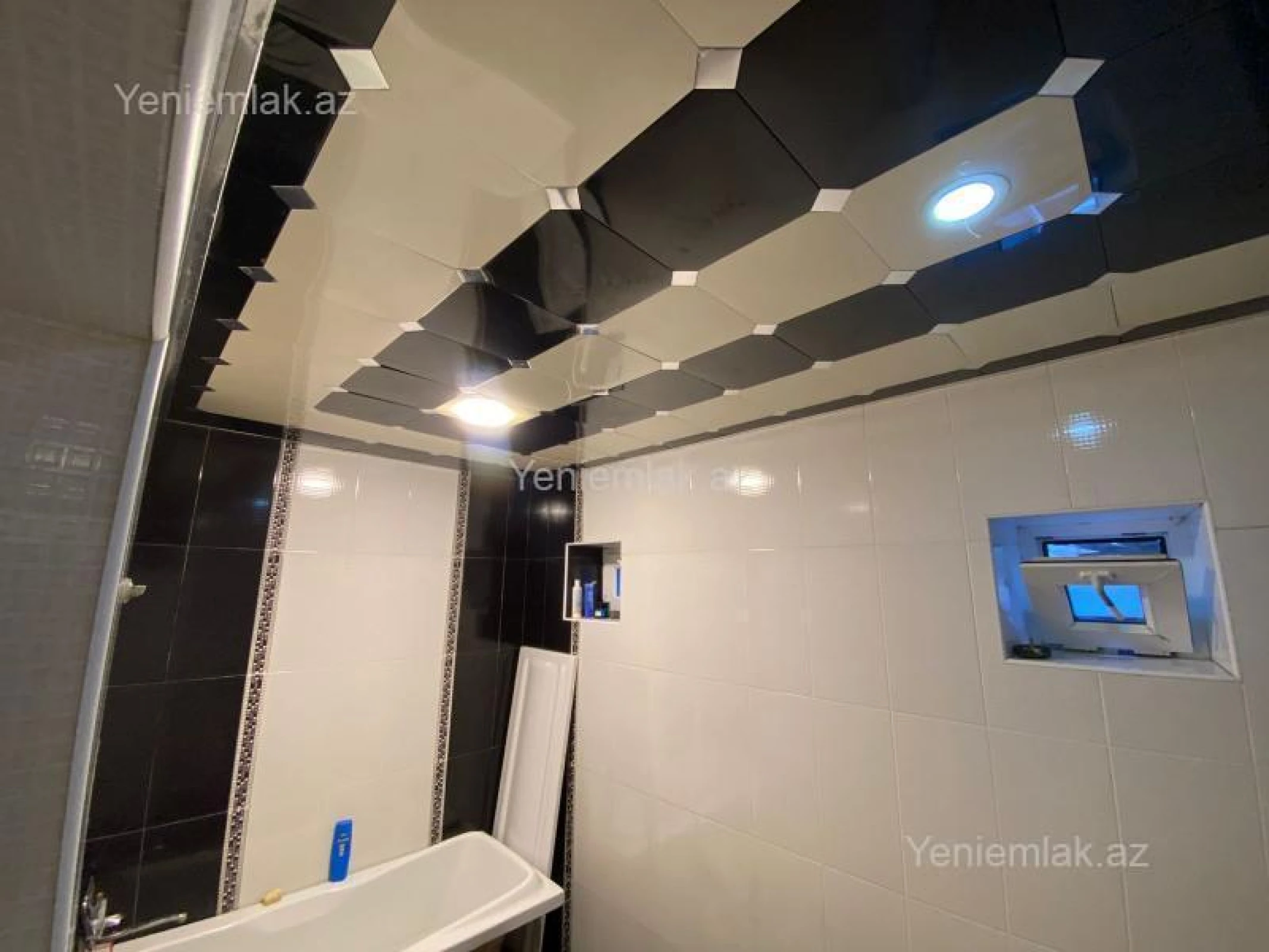Satılır 5 otaqlı həyət evi 330 m²