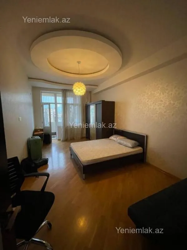 Satılır 3 otaqlı yeni tikili 140 m²