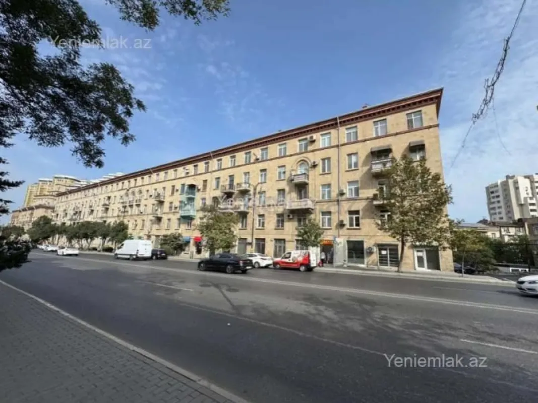 Satılır 3 otaqlı köhnə tikili 80 m²