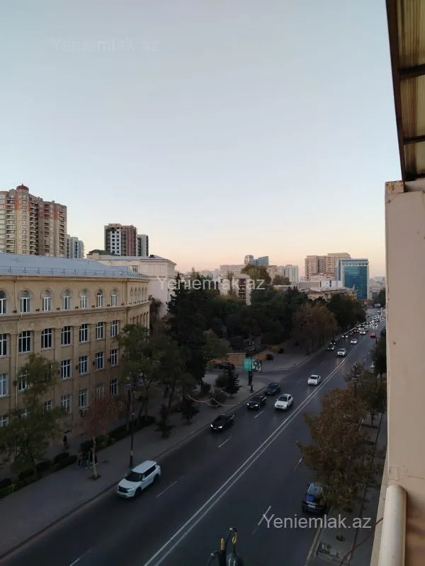 Satılır 3 otaqlı köhnə tikili 80 m²