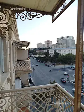 Satılır 3 otaqlı köhnə tikili 80 m²