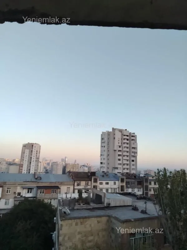 Satılır 3 otaqlı köhnə tikili 80 m²