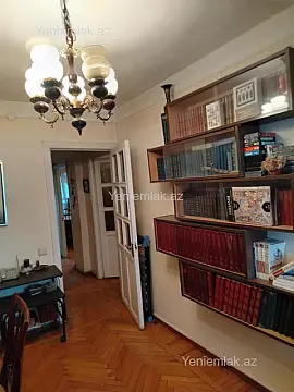 Satılır 3 otaqlı köhnə tikili 80 m²