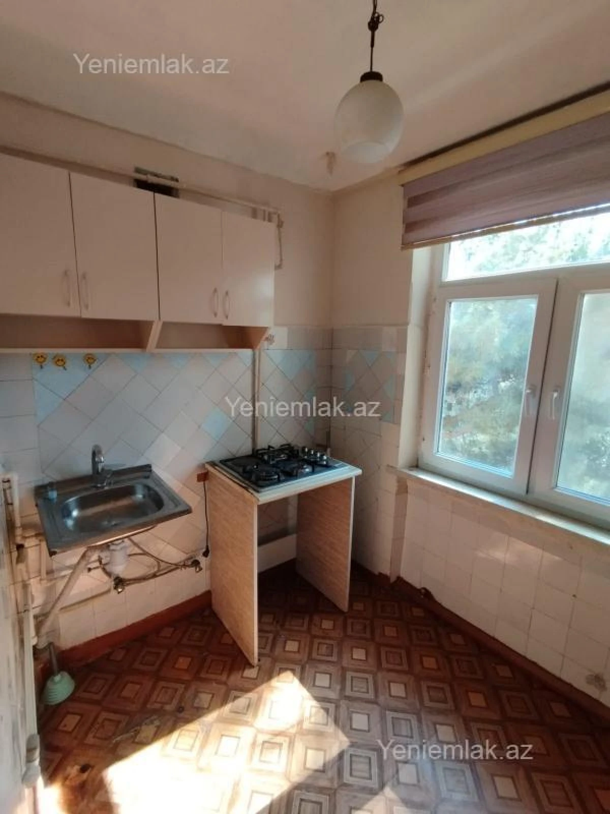 Satılır 3 otaqlı köhnə tikili 75 m²