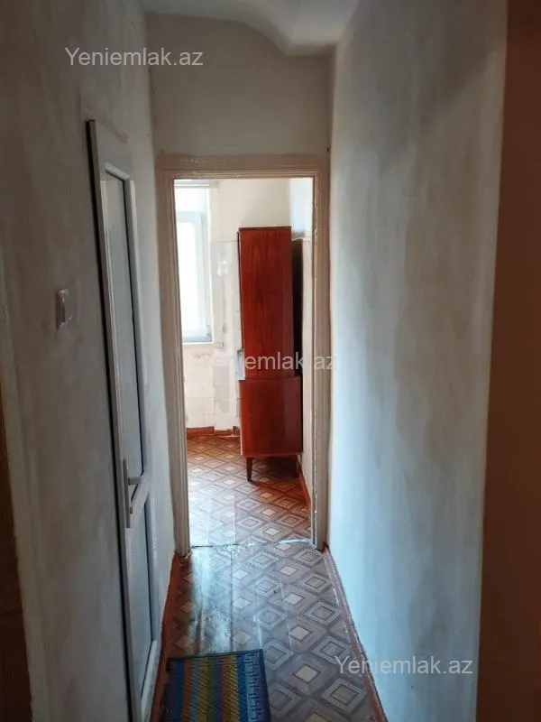 Satılır 3 otaqlı köhnə tikili 75 m²