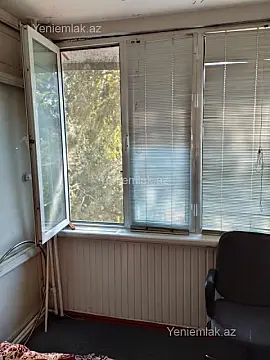 Satılır 3 otaqlı köhnə tikili 75 m²