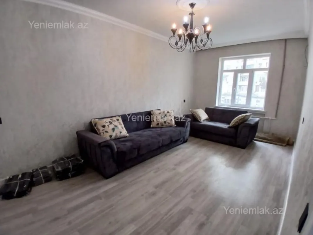 Satılır 3 otaqlı köhnə tikili 85 m²