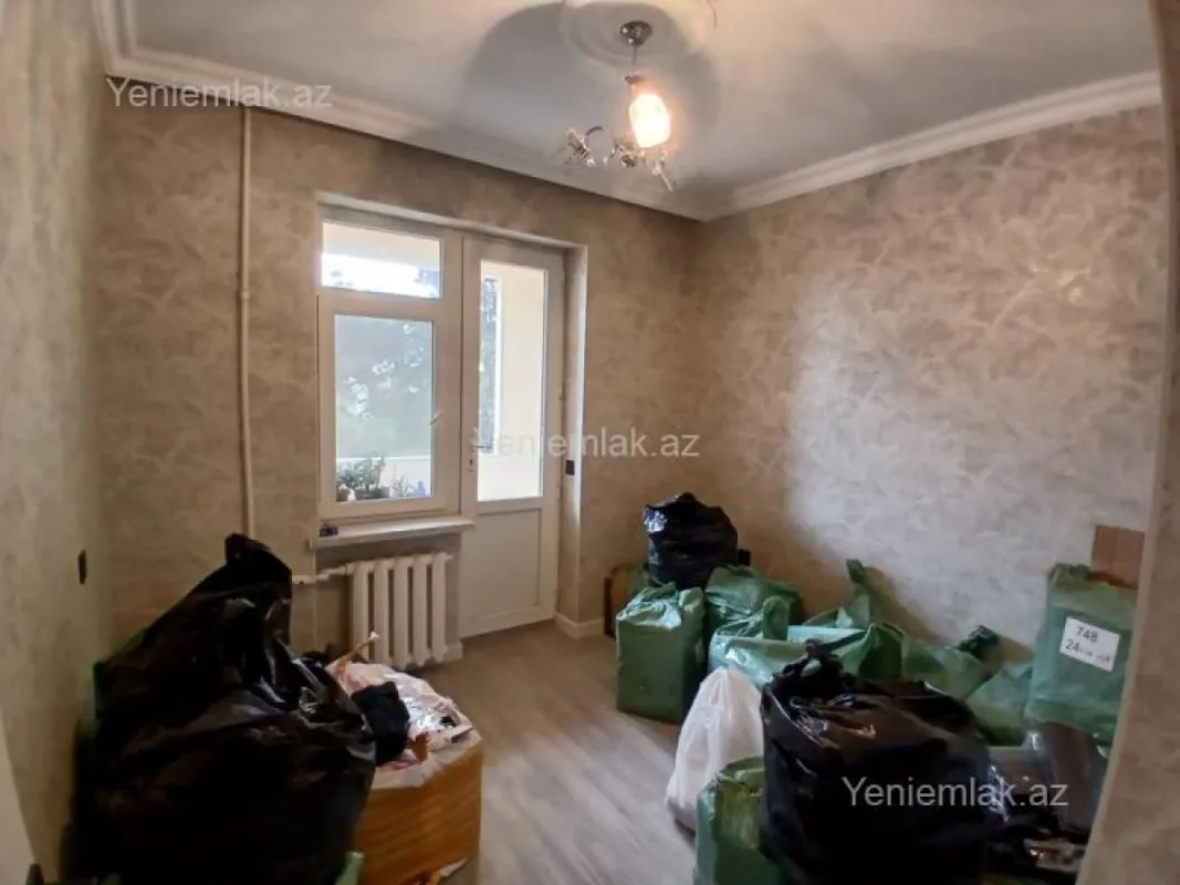 Satılır 3 otaqlı köhnə tikili 85 m²