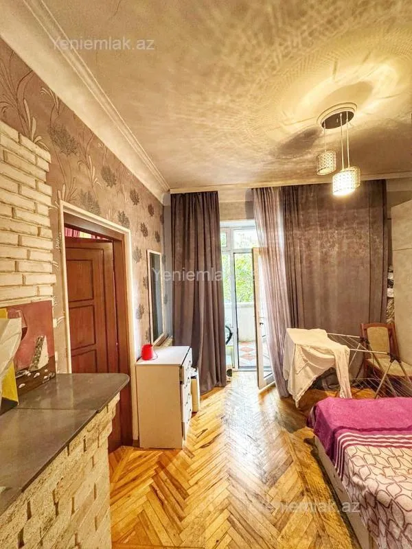 Satılır 3 otaqlı köhnə tikili 87 m²