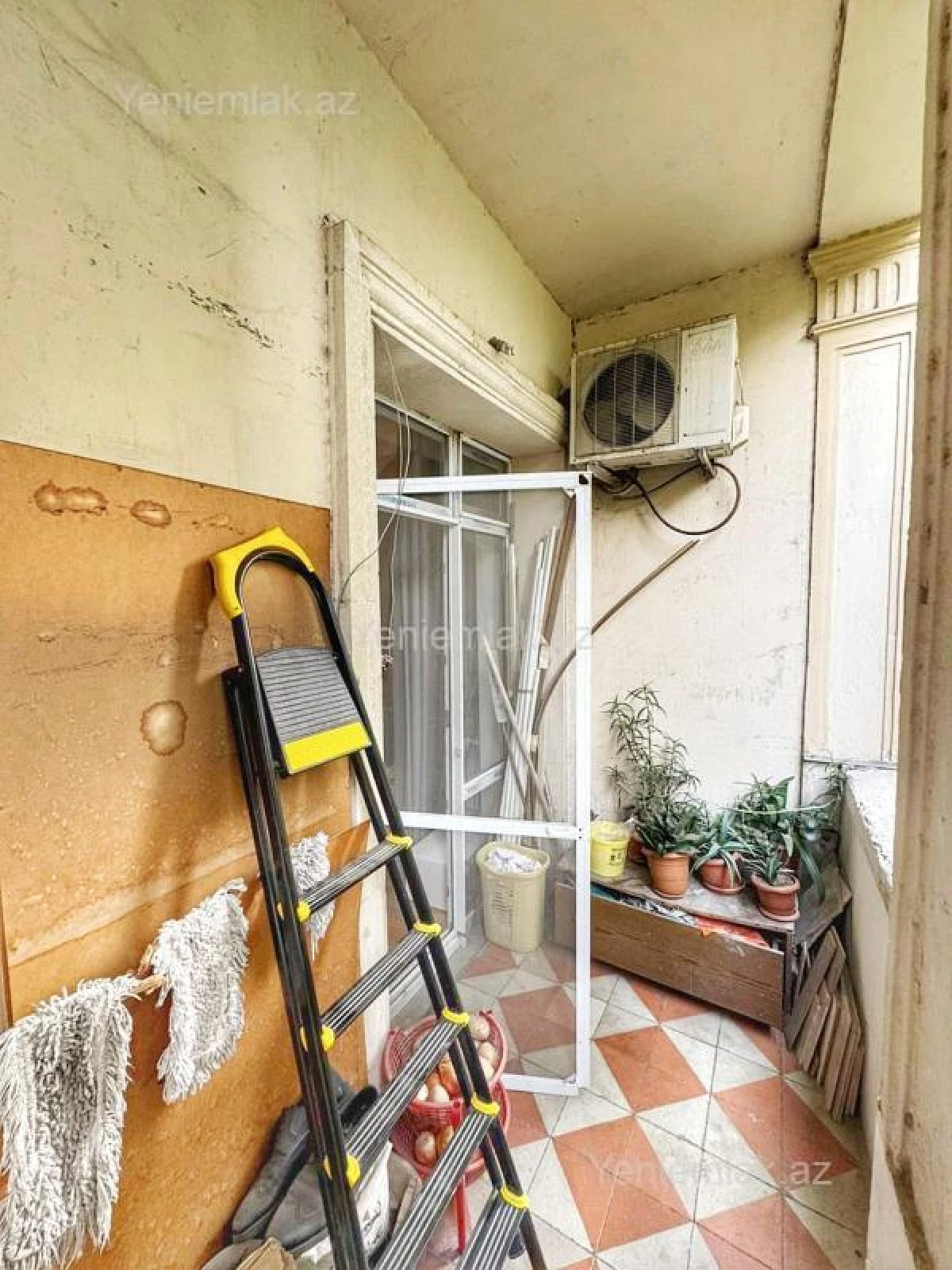 Satılır 3 otaqlı köhnə tikili 87 m²