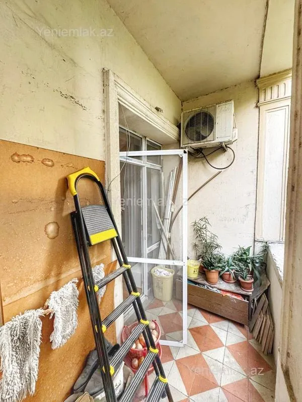 Satılır 3 otaqlı köhnə tikili 87 m²