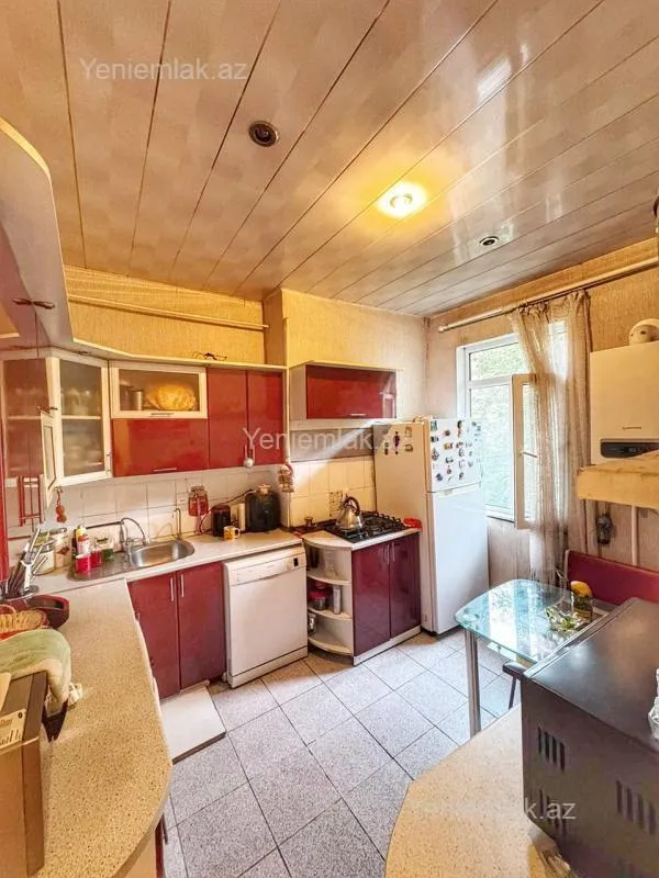 Satılır 3 otaqlı köhnə tikili 87 m²