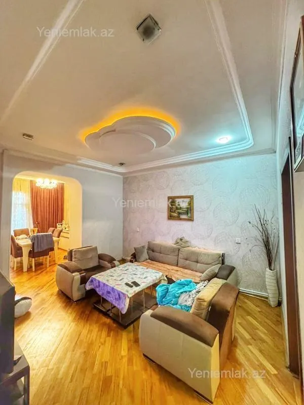 Satılır 3 otaqlı köhnə tikili 87 m²