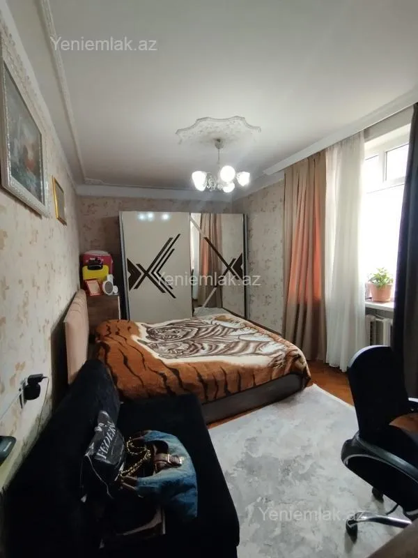 Satılır 3 otaqlı köhnə tikili 70 m²