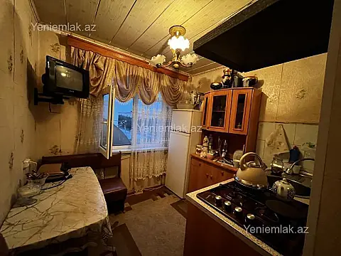 Satılır 1 otaqlı köhnə tikili 32 m²