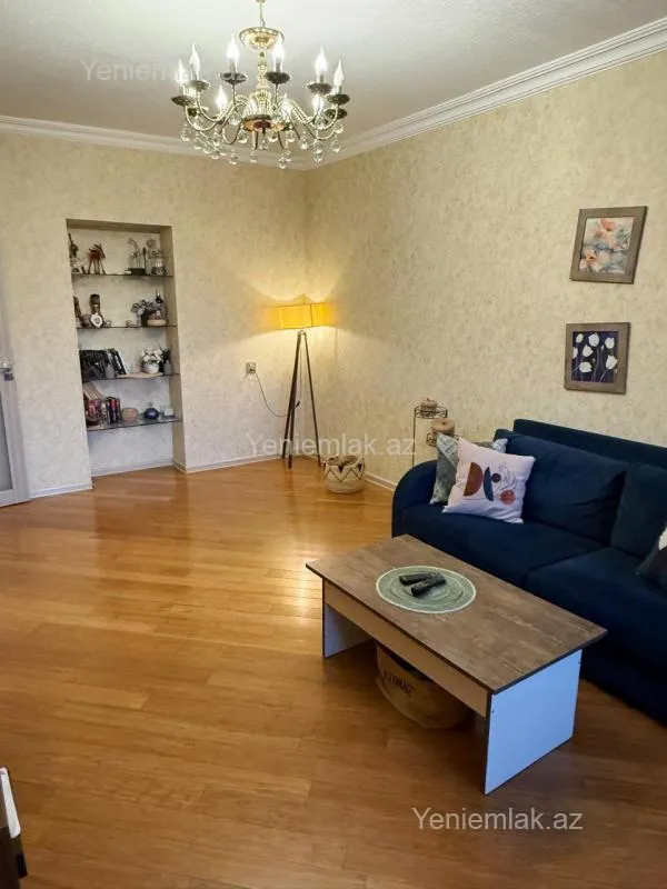 Satılır 3 otaqlı köhnə tikili 80 m²