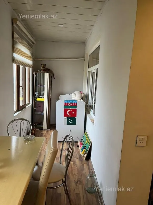 Satılır 2 otaqlı köhnə tikili 60 m²