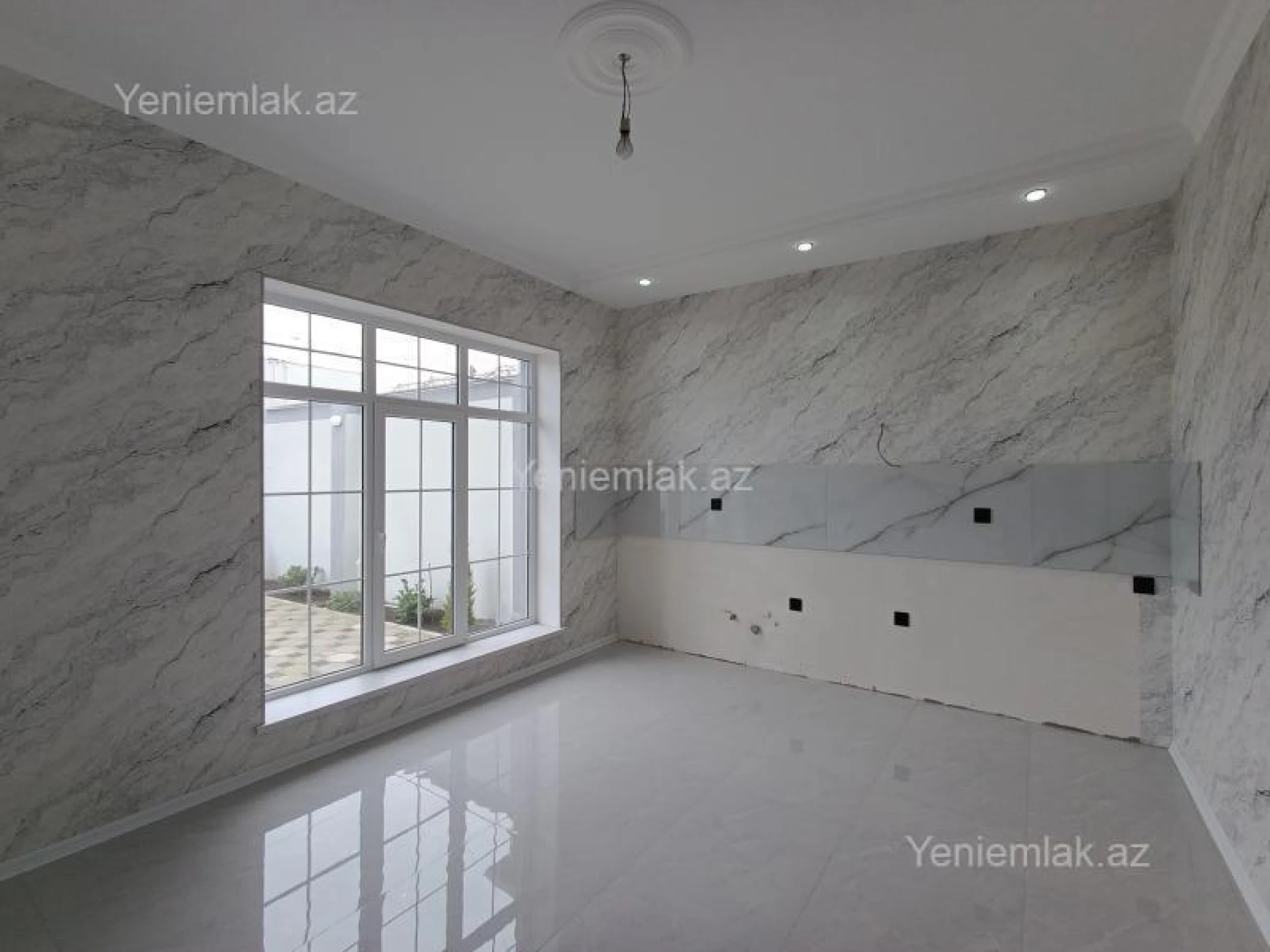 Satılır 5 otaqlı həyət evi 200 m²