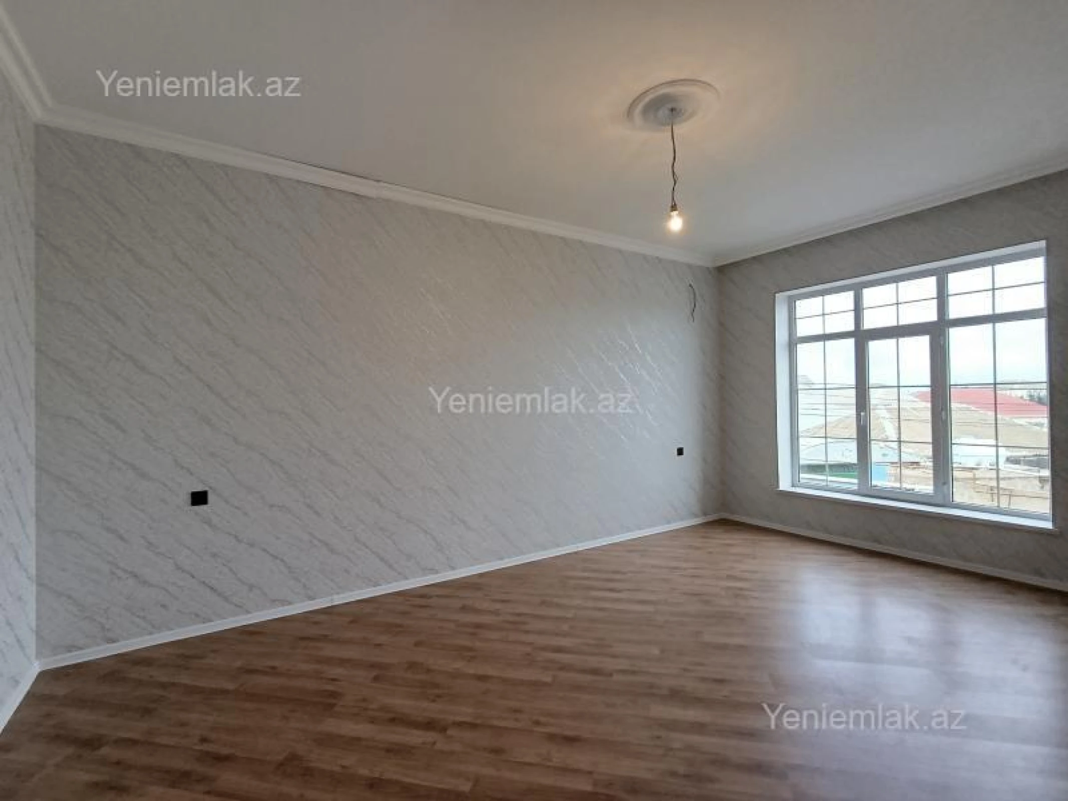 Satılır 5 otaqlı həyət evi 200 m²