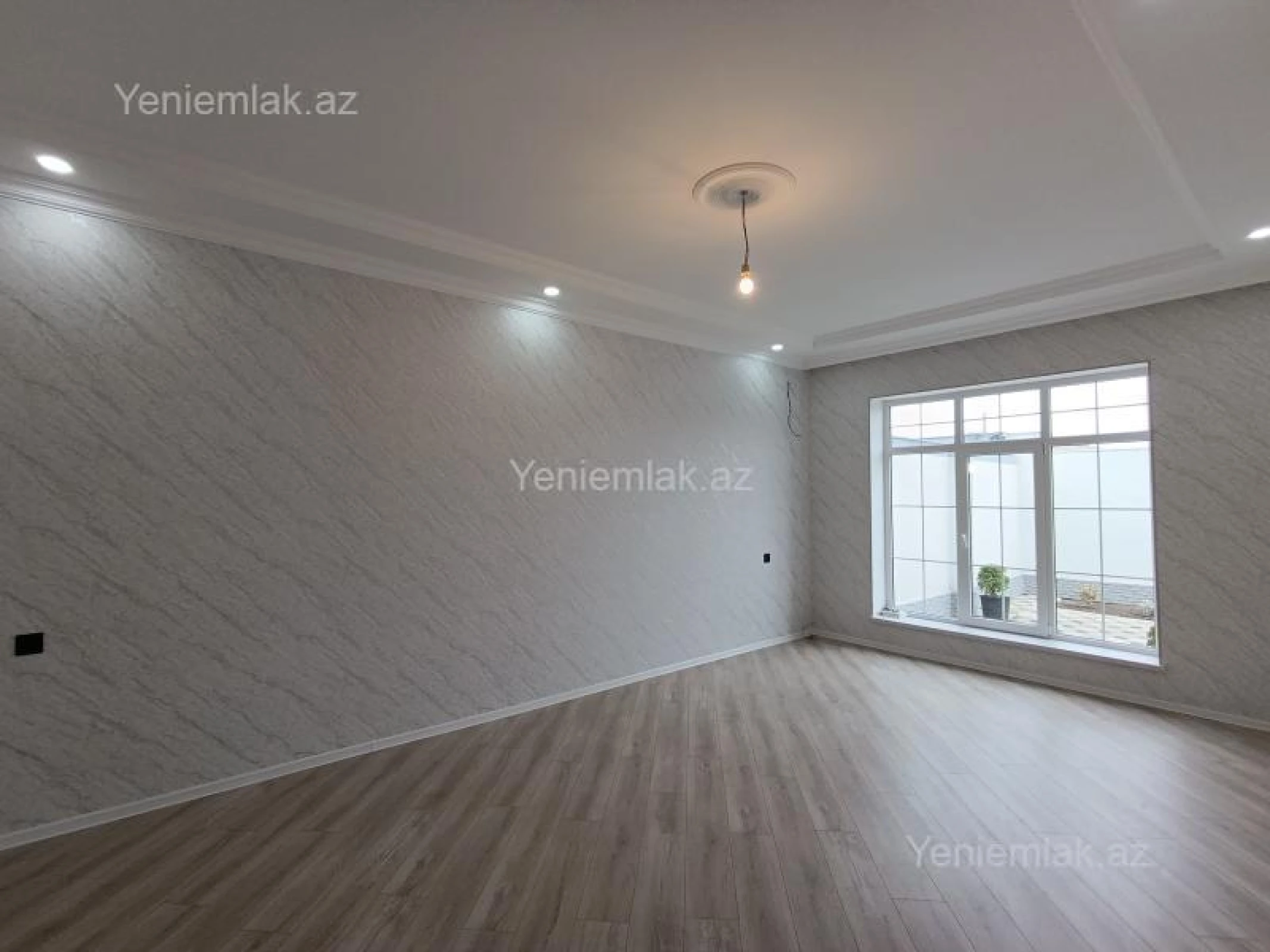 Satılır 5 otaqlı həyət evi 200 m²