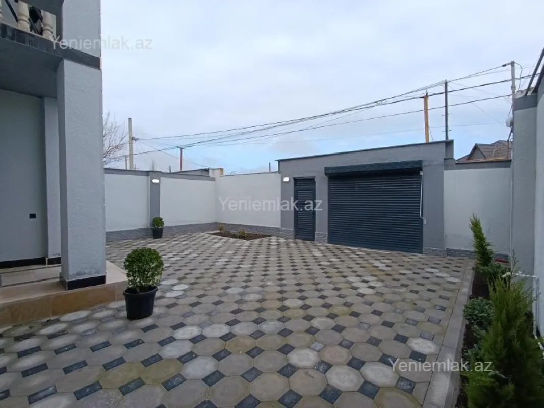 Satılır 5 otaqlı həyət evi 200 m²
