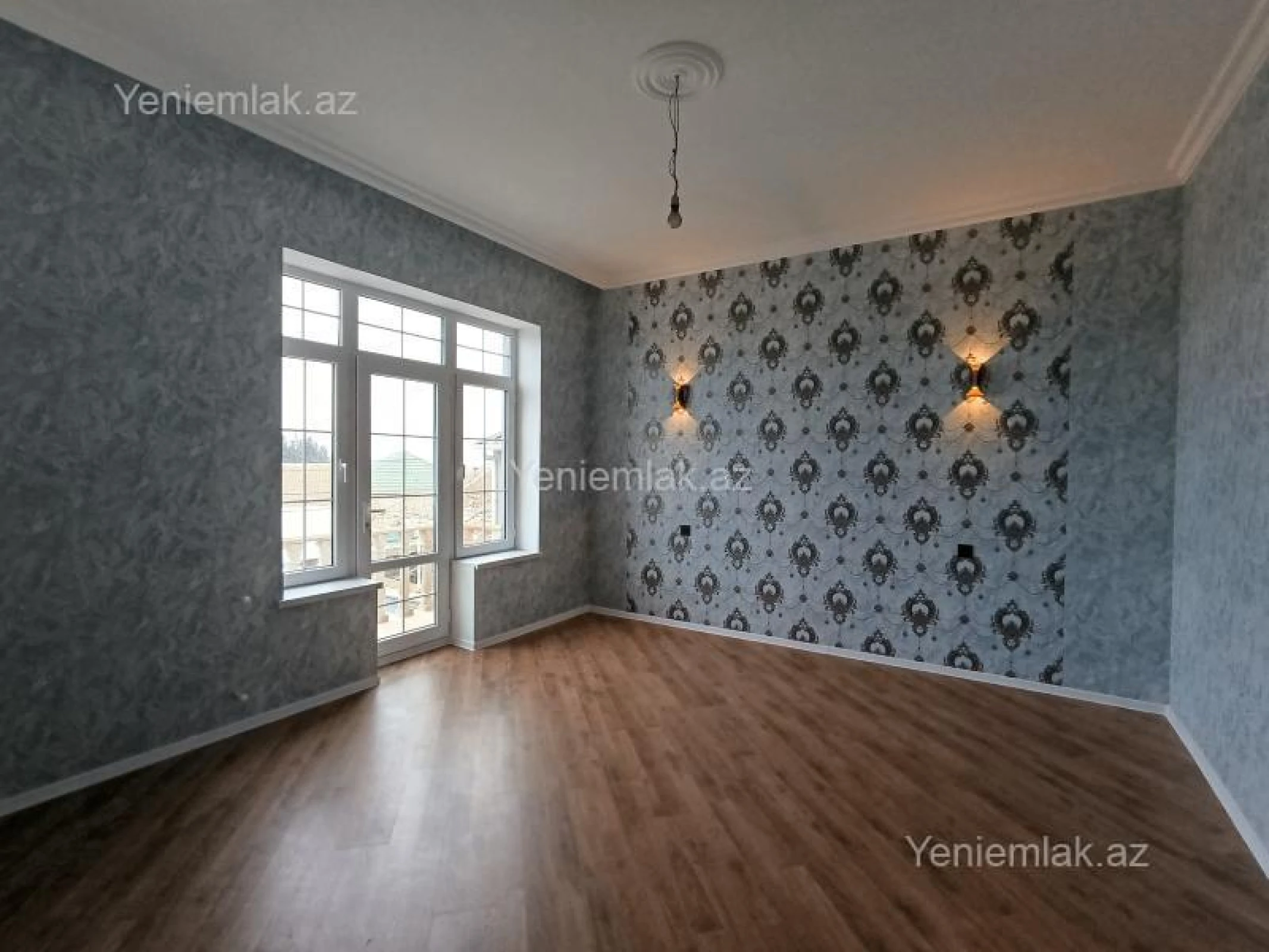 Satılır 5 otaqlı həyət evi 200 m²