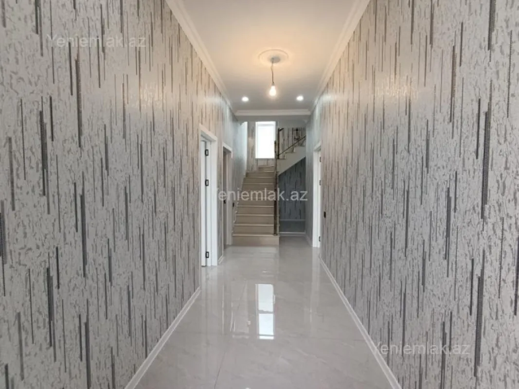 Satılır 5 otaqlı həyət evi 200 m²