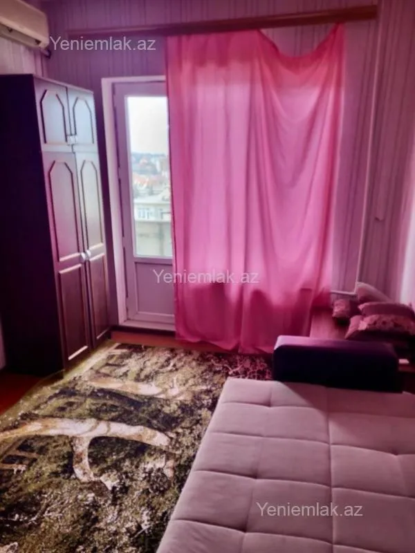 Satılır 1 otaqlı köhnə tikili 42 m²