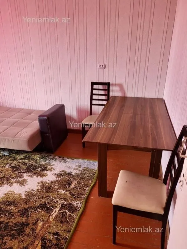 Satılır 1 otaqlı köhnə tikili 42 m²