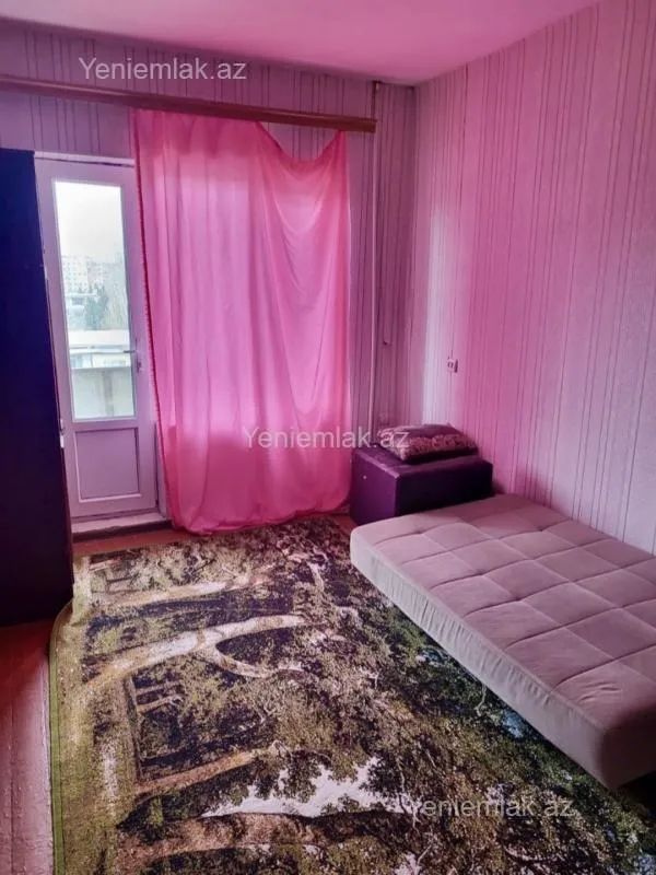 Satılır 1 otaqlı köhnə tikili 42 m²