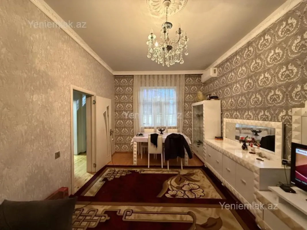 Satılır 2 otaqlı həyət evi 65 m²