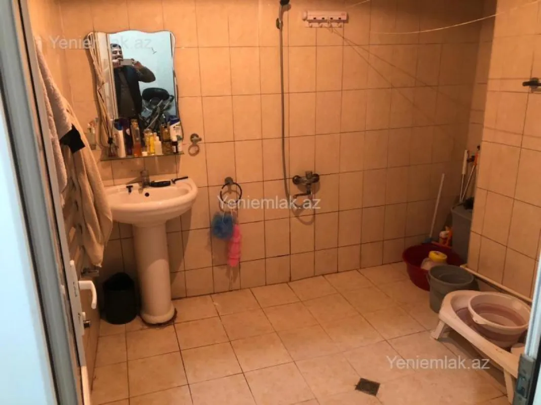 Satılır 1 otaqlı yeni tikili 42 m²