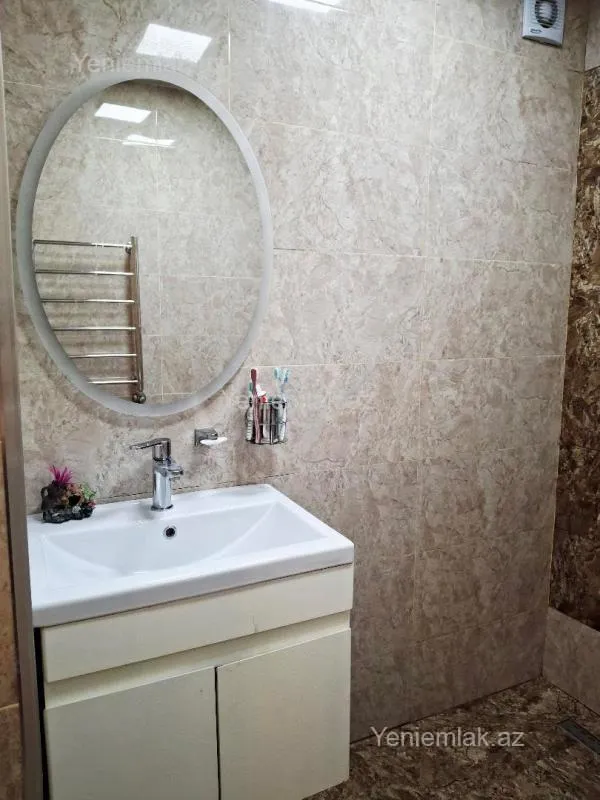 Satılır 2 otaqlı köhnə tikili 55 m²